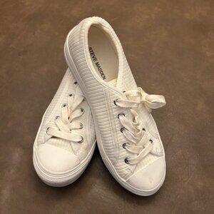 Steve Madden White Ribbed Vega Platform Sneakers, Size 8